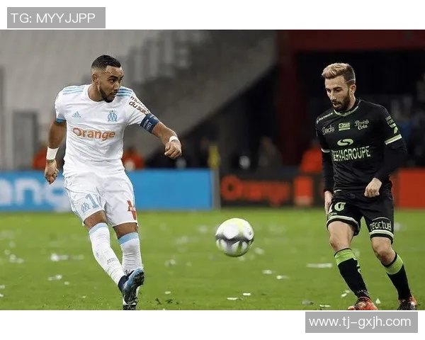 法甲第15轮里尔与马赛争夺欧冠区积分双方近10场各胜2场对决激烈
